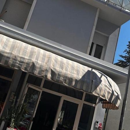 Due Gemelle Hotel Rimini Exterior photo