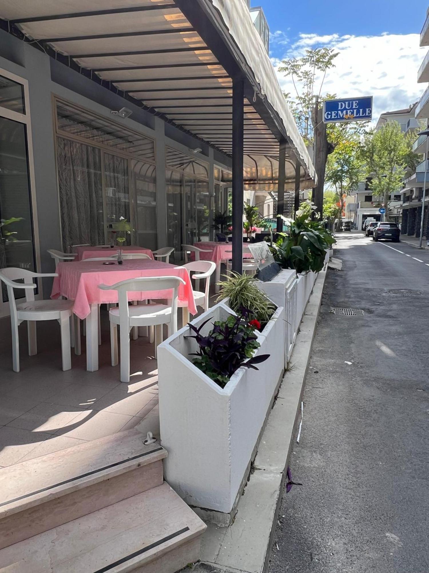 Due Gemelle Hotel Rimini Exterior photo