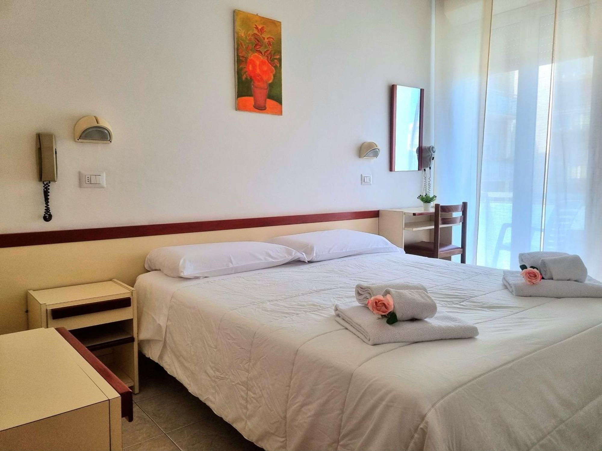 Due Gemelle Hotel Rimini Exterior photo